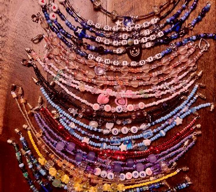 100 Bracelets slot game