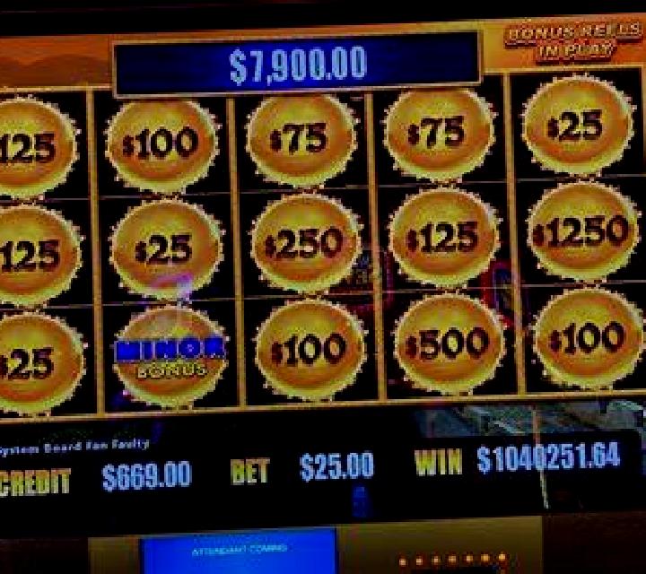 20 Golden Coins: Reel Fishing online slot