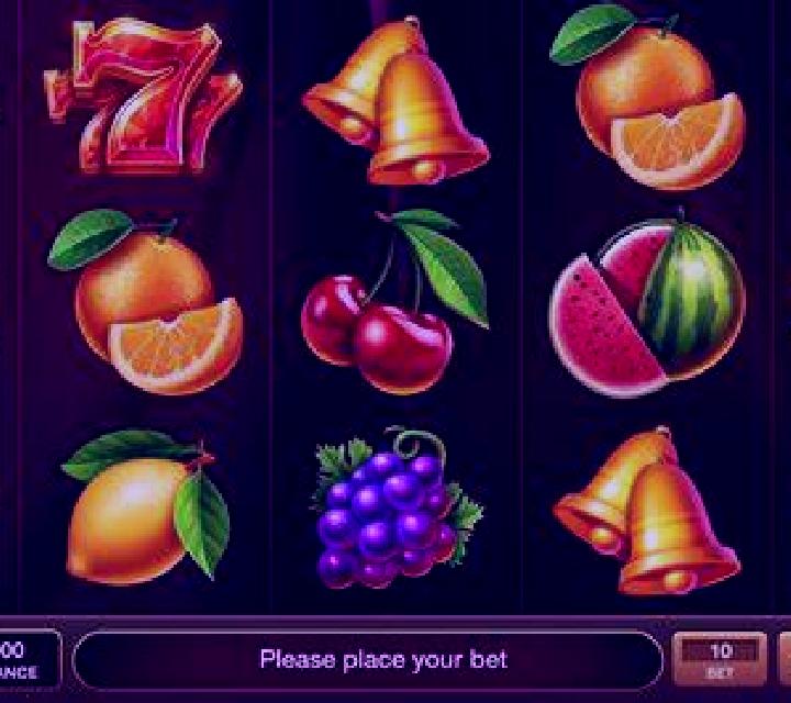 3 Combo Lucky Crackers slot game