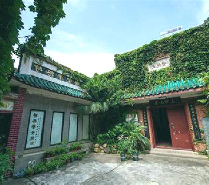 Brawl At The Red Cap Inn slot
