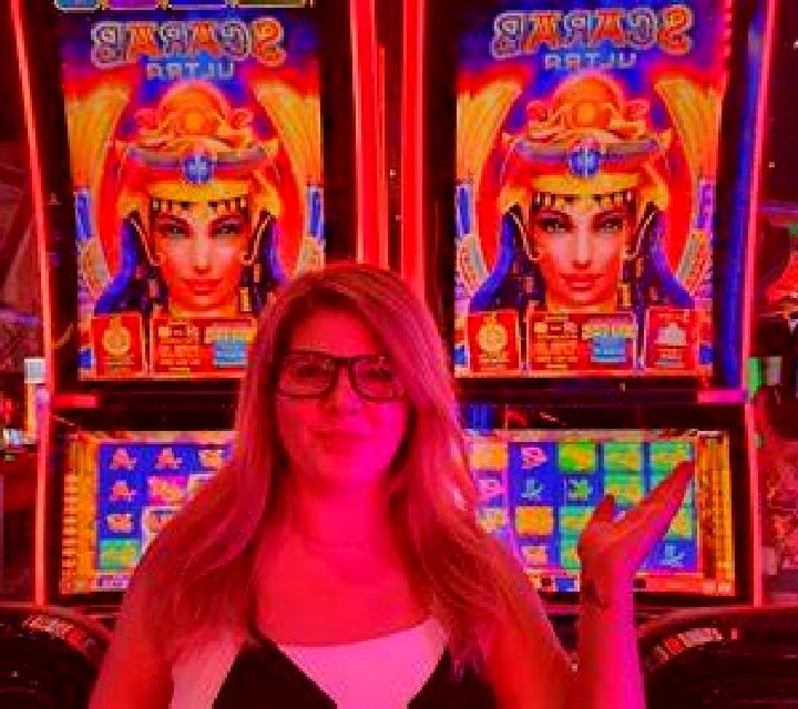 Cases (InOut Games) slot game
