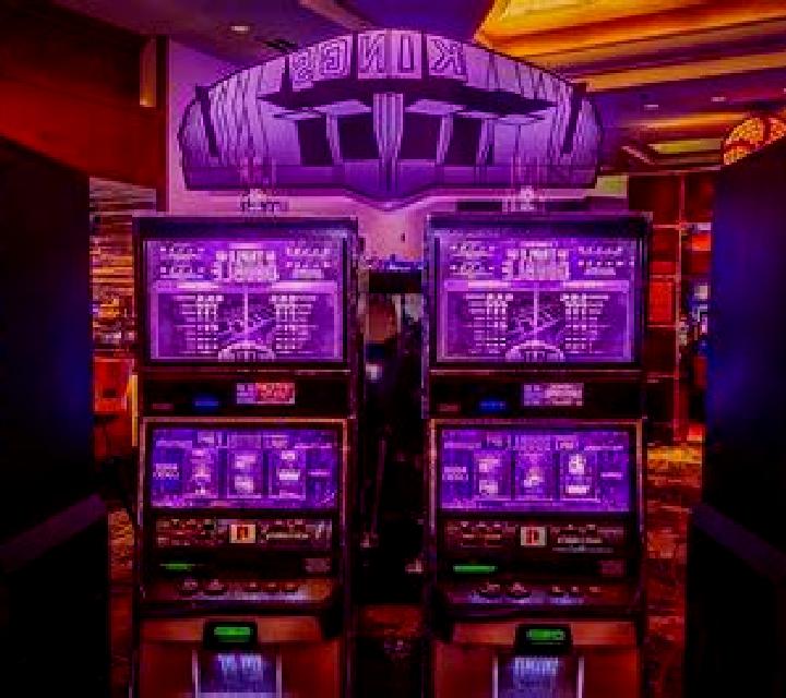 Charming Wheel slot machine