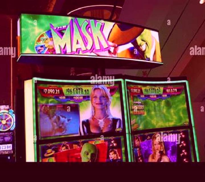 Diamond Mask slot machine