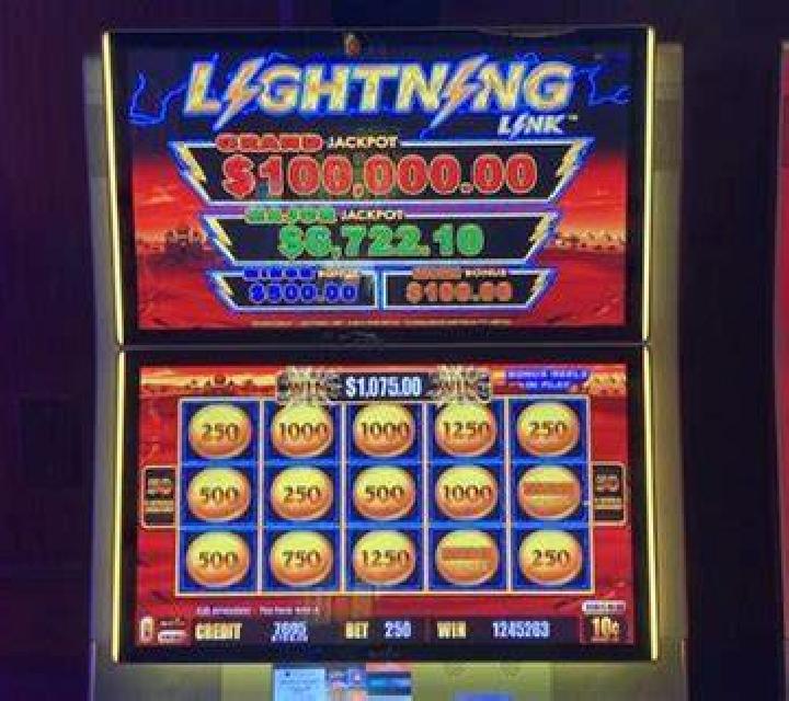Fortune Dogs slot machine