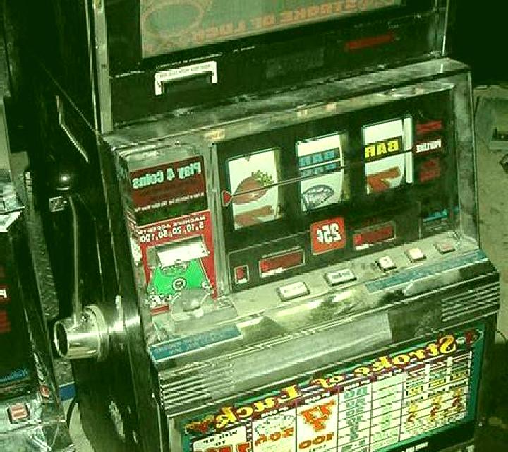 French Roulette (Capecod Gaming) slot machine