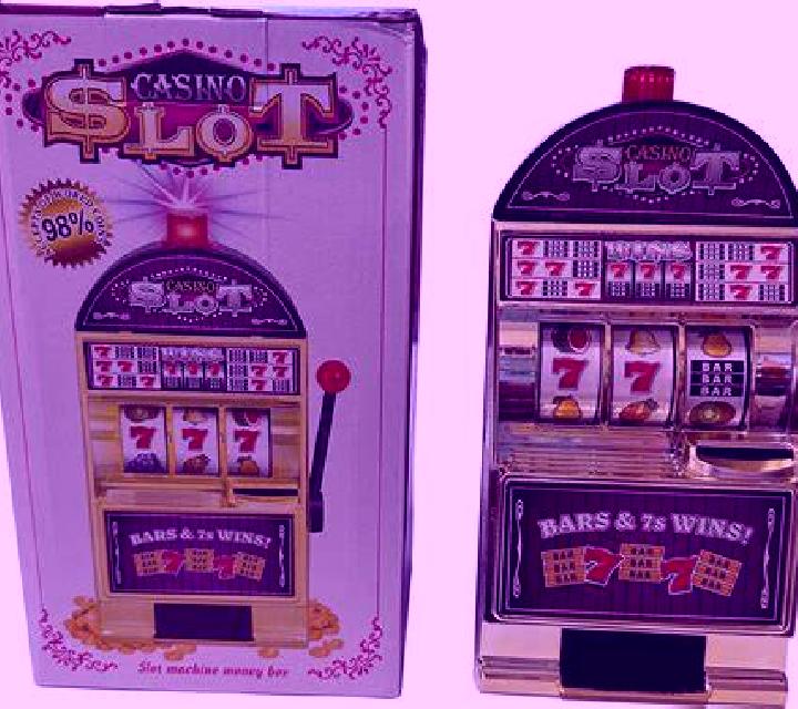 Gemma Mengual Capitana Nemo slot machine
