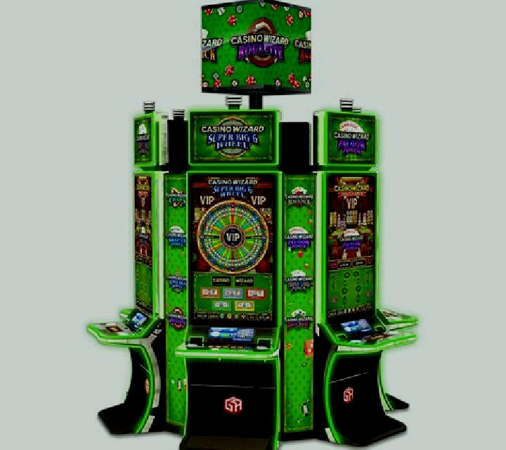 Gold Trio: Santa Surprise slot game