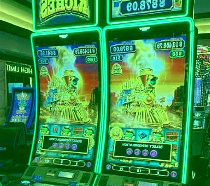 Green Hat Man slot game