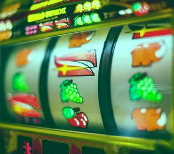 Hot Clover (AGT Software) slot game