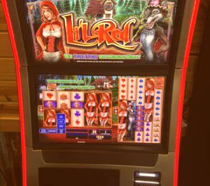 Lil Red slot machine