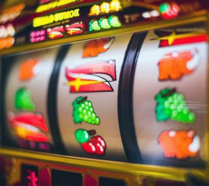 Lucky Joker (18 Gaming) slot machine