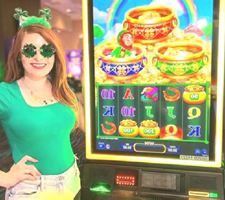 Lucky Leprechaun (Triple Profits Games) slot game