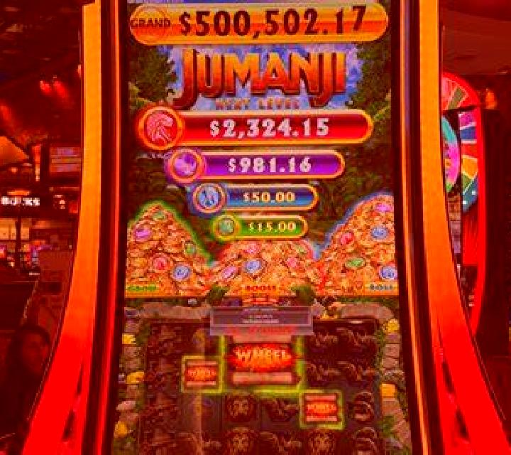 Millionaires Island slot machine