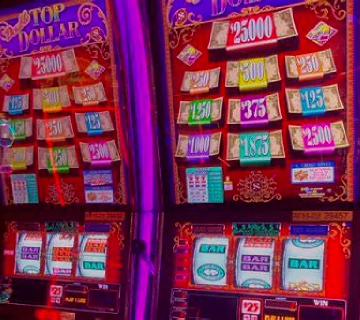 Ravin Hot Fireballs slot machine