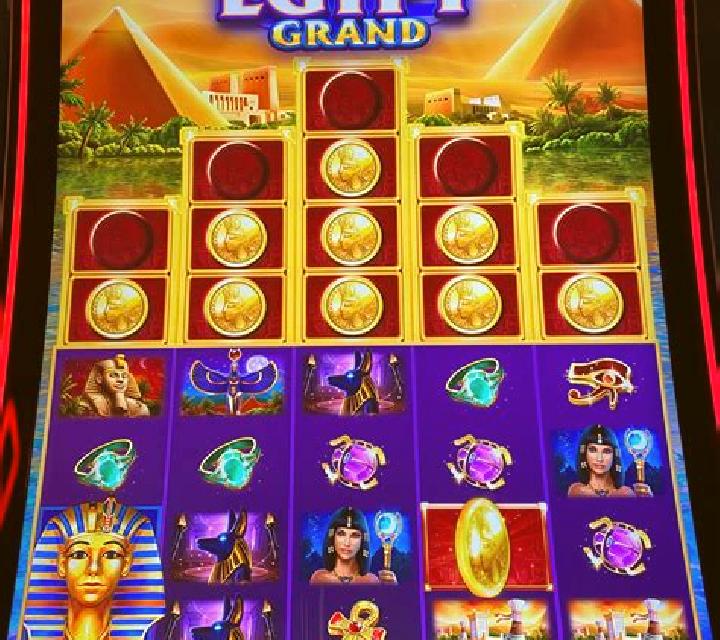 Reel Em In! A bit Fishy! slot game