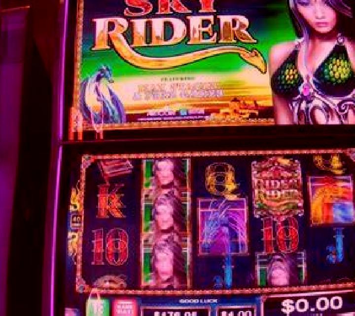 Roller Disco slot