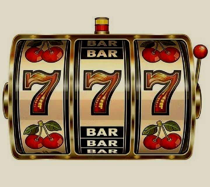 Ultra Seven slot machine