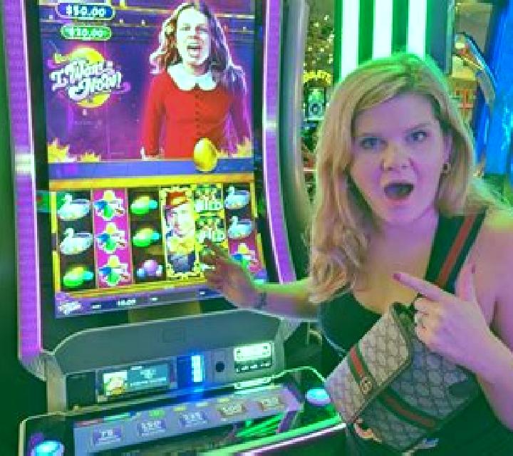 Willy Wonka I Want It Now slot machine