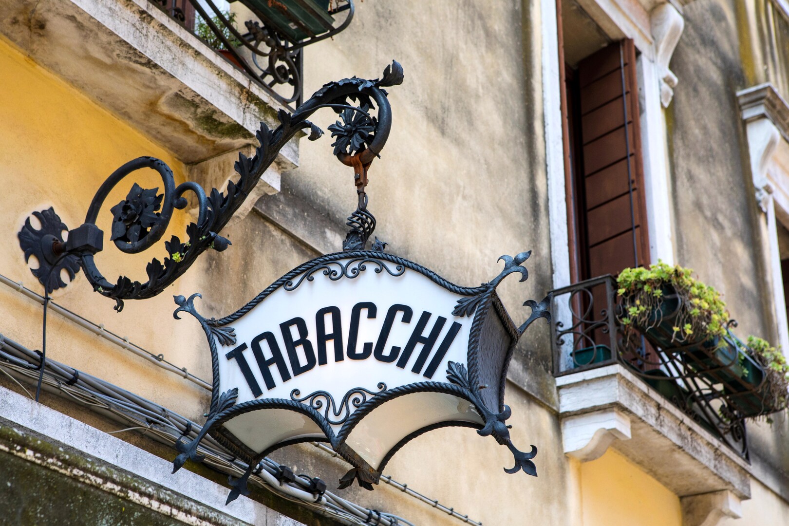 The €5 per day tourist tax can be paid in advance online or at designated locations.